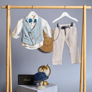 Ντύσιμο με γιλέκο μπλε